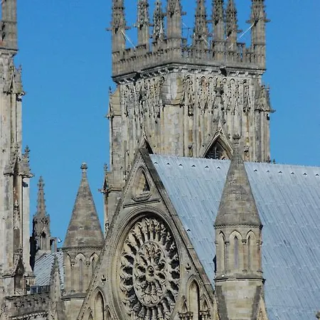 Minster View Penthouse *