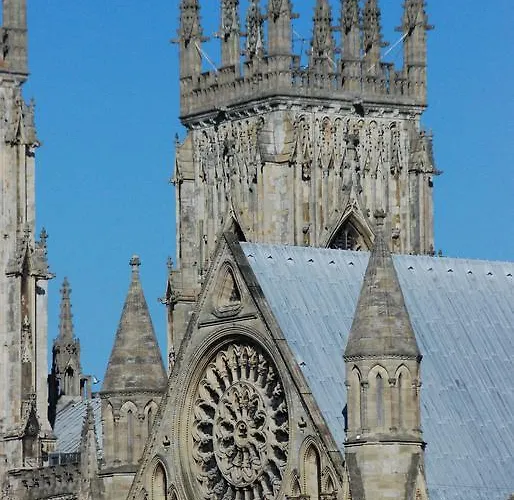 Minster View Penthouse *